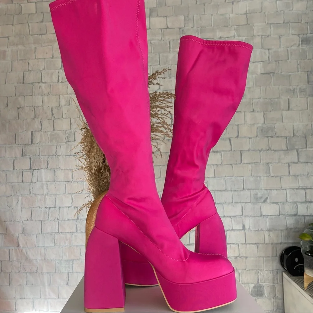 Wild Diva Fuchsia Platform Boots - Picture 3 of 9